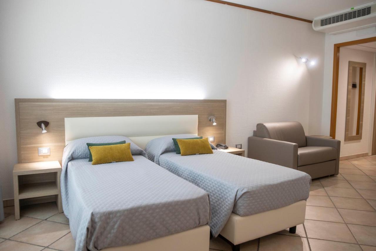 Pegasus Hotel Sassari Bagian luar foto