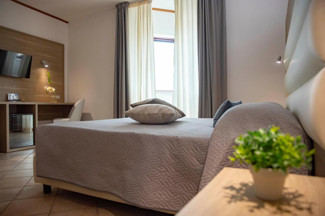 Pegasus Hotel Sassari Bagian luar foto